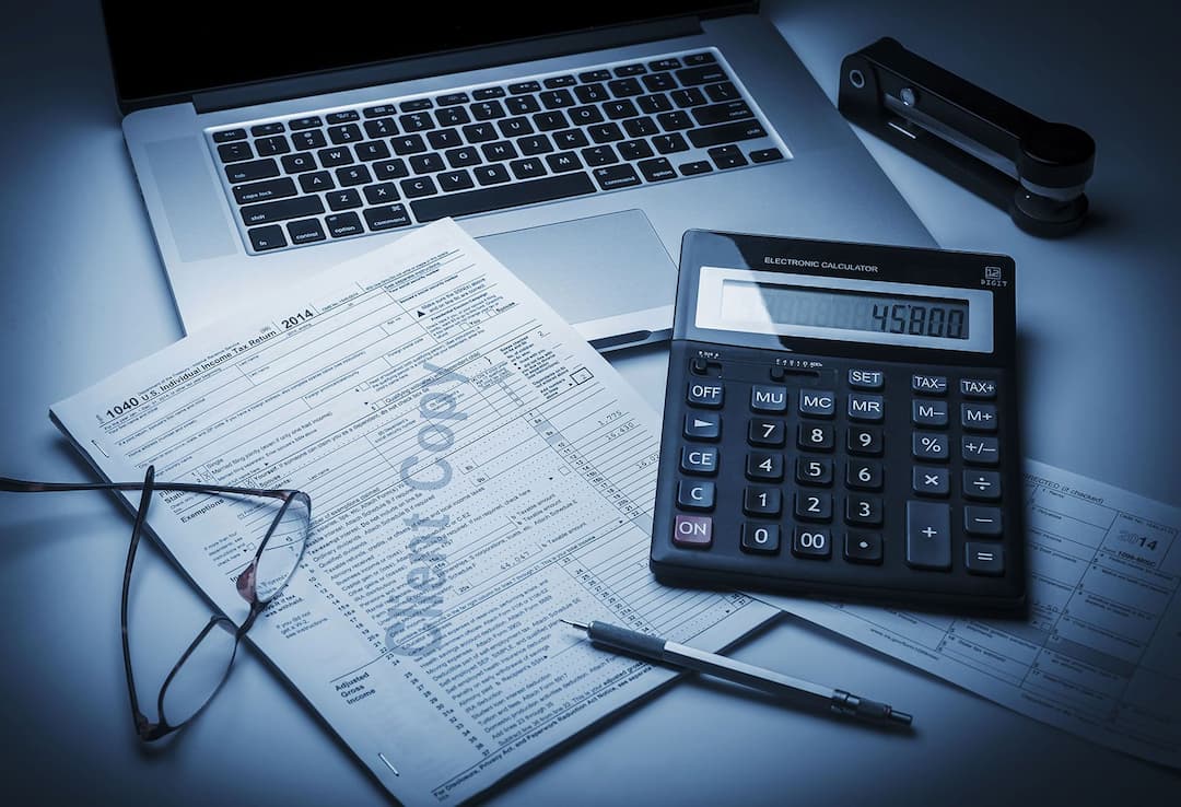 Federal & State Tip Law (2022) Tip Out Laws, Tip Sharing & Tip Pooling