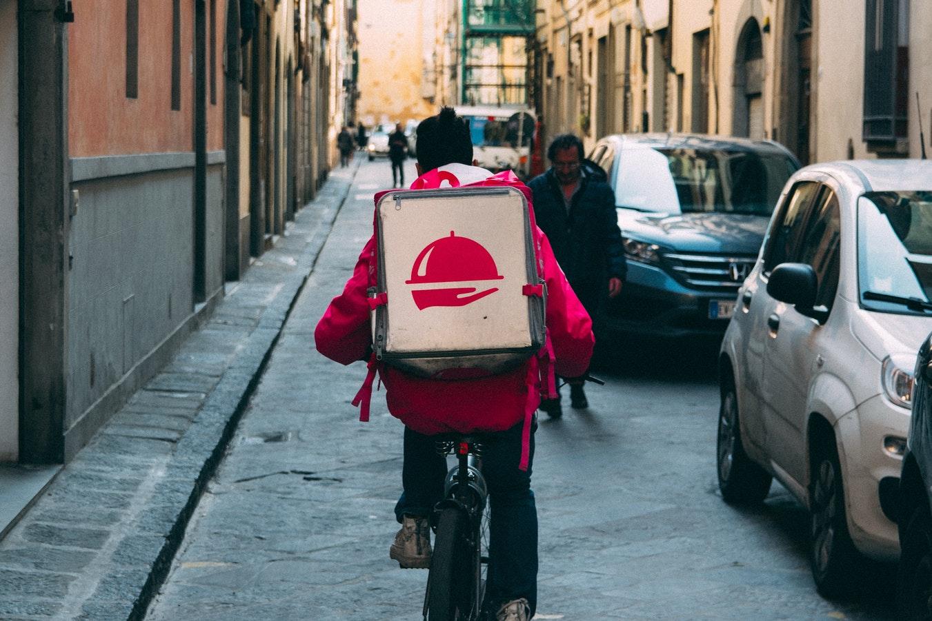 DoorDash tests a full-time employment option in New York as it